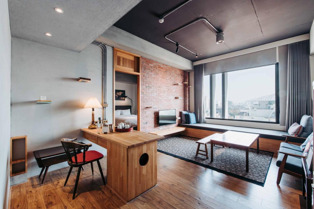 U.I.J Hotel & Hostel Tainan Esterno foto