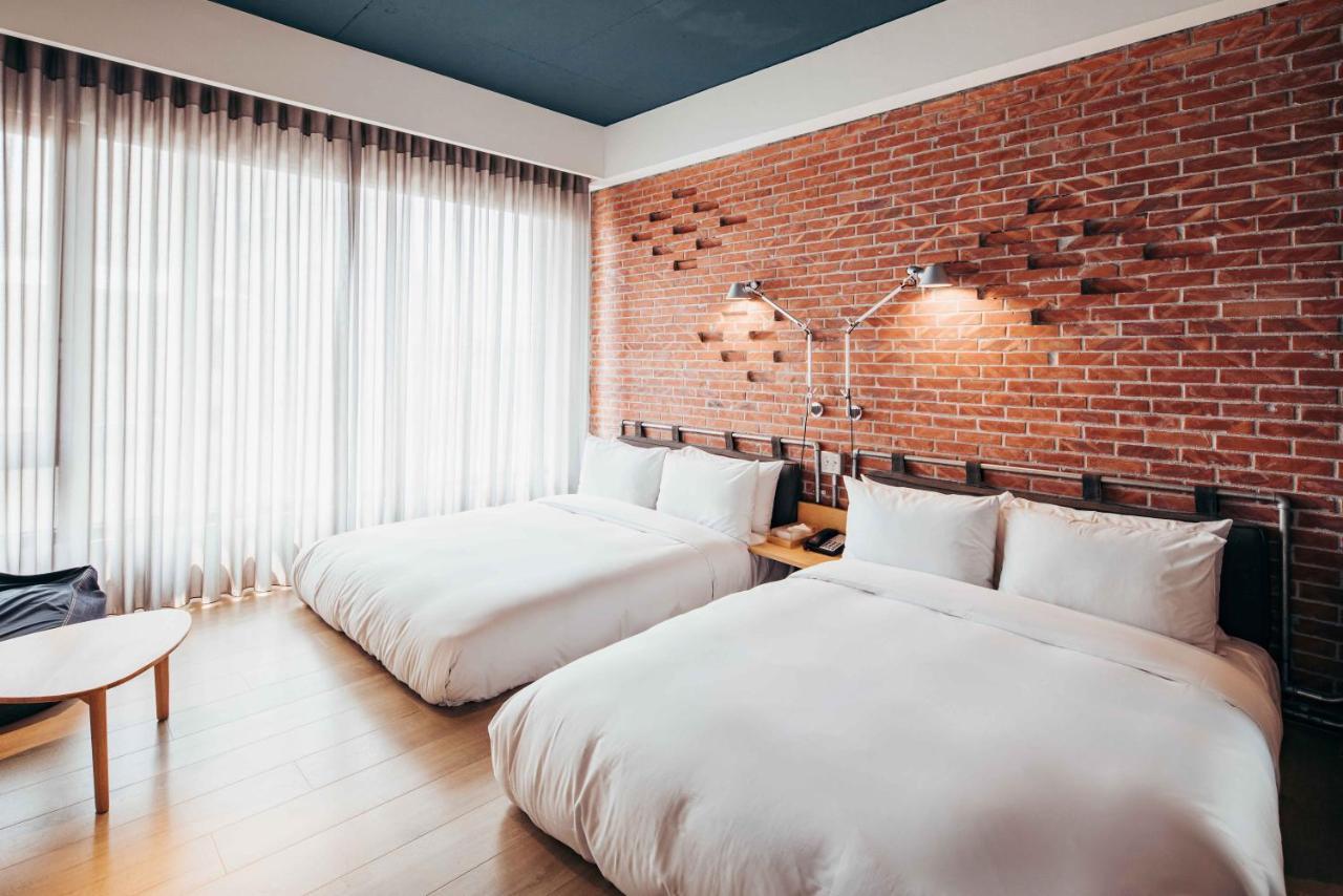 U.I.J Hotel & Hostel Tainan Esterno foto
