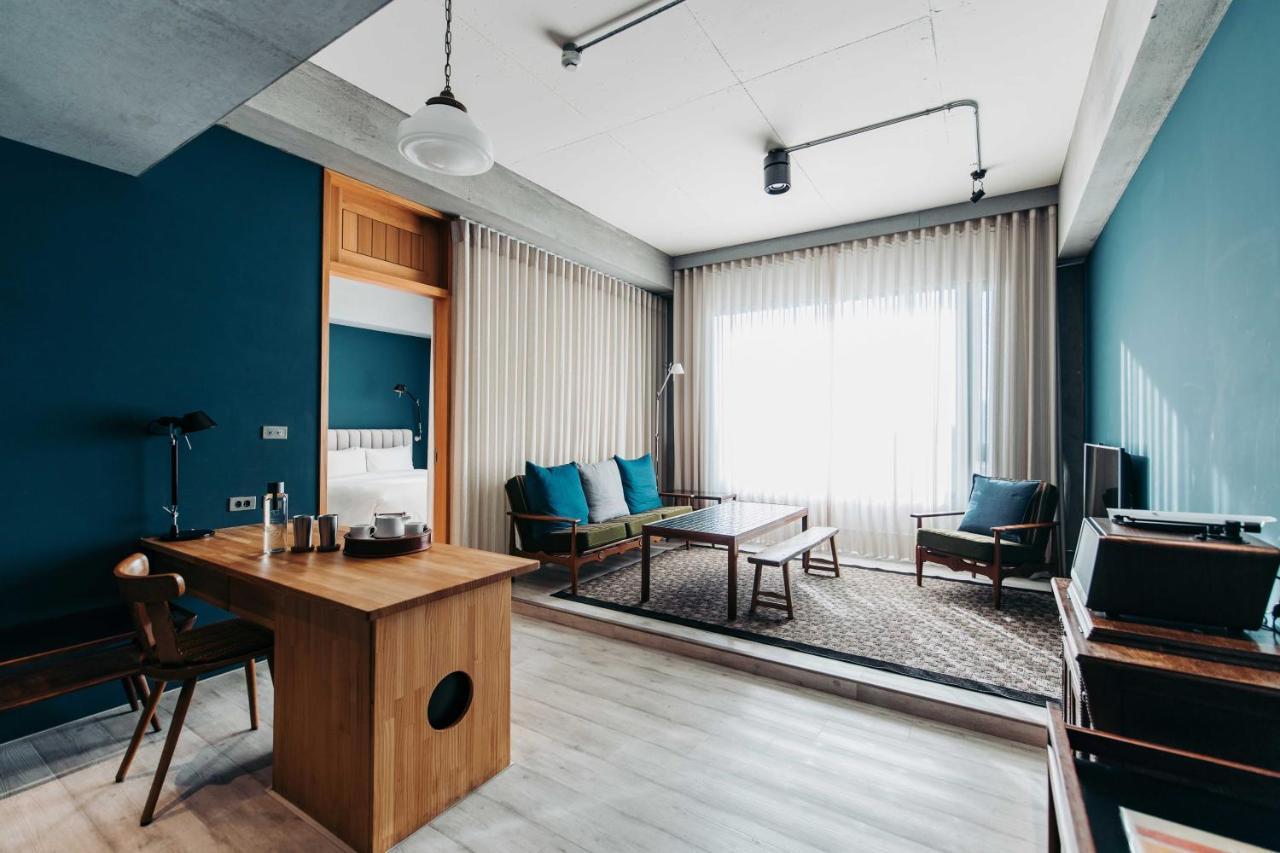 U.I.J Hotel & Hostel Tainan Esterno foto