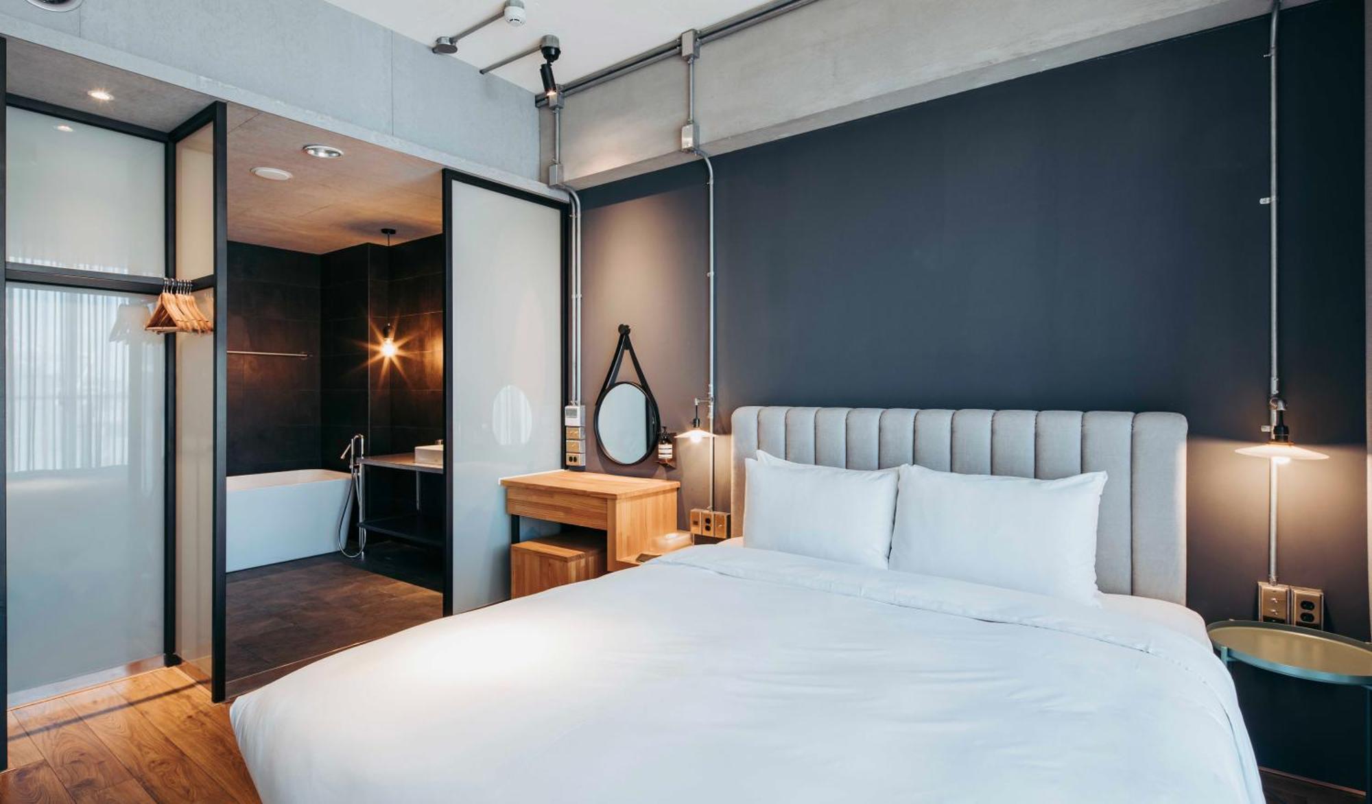 U.I.J Hotel & Hostel Tainan Esterno foto