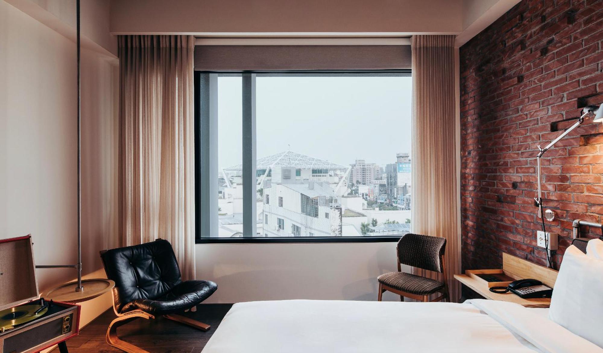 U.I.J Hotel & Hostel Tainan Esterno foto