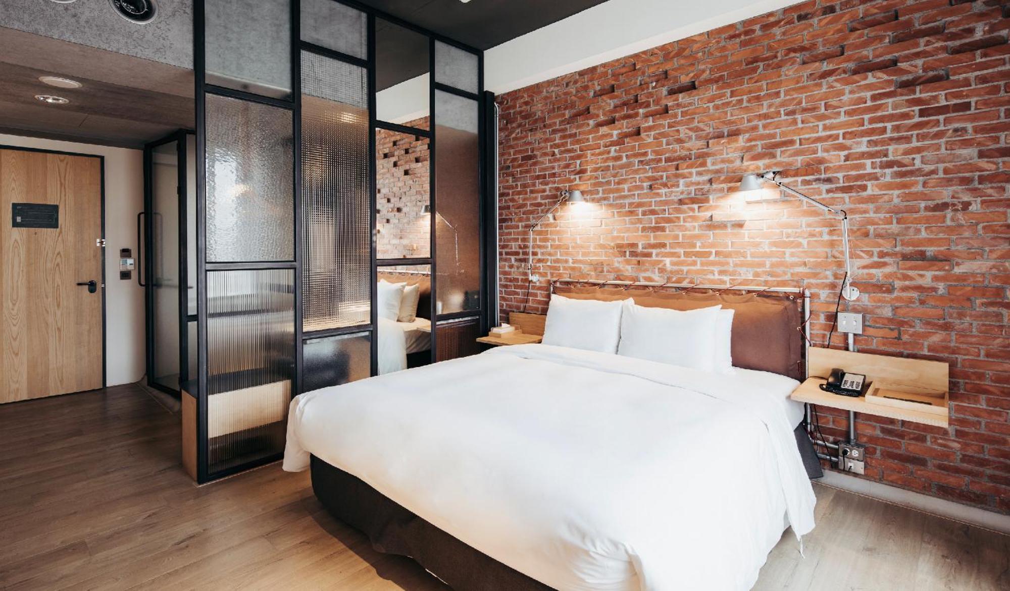 U.I.J Hotel & Hostel Tainan Esterno foto